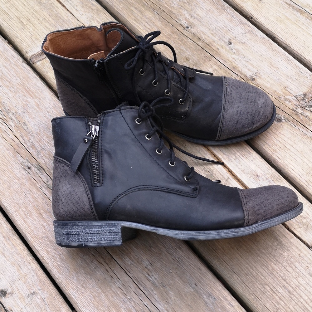 Aetrex leather ankle boots